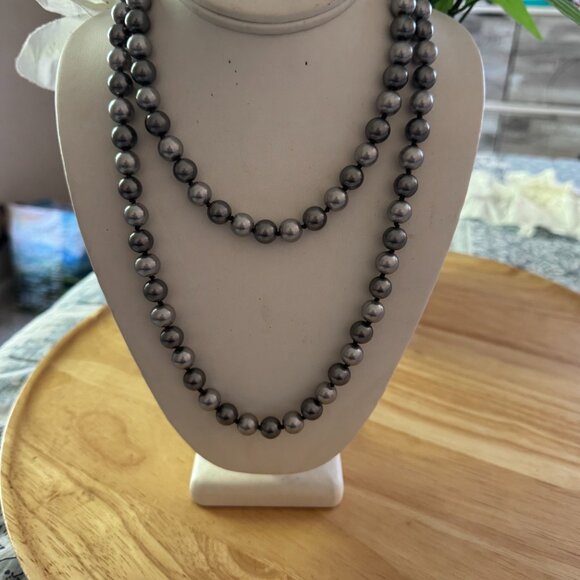 ELEGANT STATEMENT CROSS NECKLACE - Picture 2 of 7